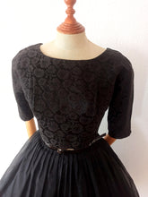 Laden Sie das Bild in den Galerie-Viewer, 1950s - Stunning Solid Black Floral Organza Dress - W29 (74cm)
