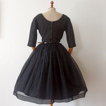 Charger l&#39;image dans la galerie, 1950s - Stunning Solid Black Floral Organza Dress - W29 (74cm)
