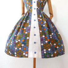 Cargar imagen en el visor de la galería, 1950s - Joppy, Paris - Stunning Abstract Floral Colorful Cotton Dress - W26 (66cm)
