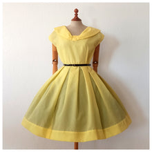 Load image into Gallery viewer, 1950s - Adorable Sailor Collar Yellow Dress - W27 (68cm)
