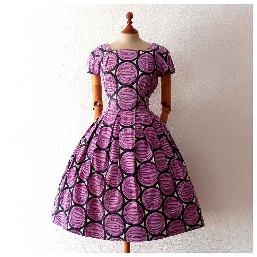 1950s - Broderna Magnusson, Sweden - Purple Abstract Dress - W27 (68cm)