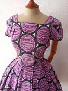 1950s - Broderna Magnusson, Sweden - Purple Abstract Dress - W27 (68cm)