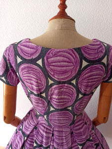 1950s - Broderna Magnusson, Sweden - Purple Abstract Dress - W27 (68cm)