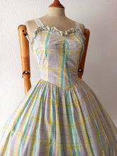 Load image into Gallery viewer, 1950s - Sweet Heart Bust Pastel Colors Dress - W28 (70cm)
