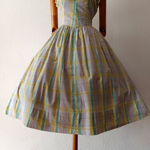 1950s - Sweet Heart Bust Pastel Colors Dress - W28 (70cm)