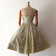 Load image into Gallery viewer, 1950s - Sweet Heart Bust Pastel Colors Dress - W28 (70cm)
