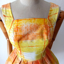 Charger l&#39;image dans la galerie, 1950s - Manuela, Nice - Stunning Sunset Colors Dress - W25 (64cm)
