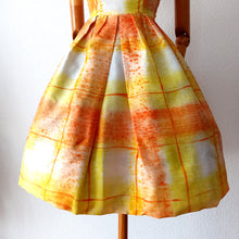 Charger l&#39;image dans la galerie, 1950s - Manuela, Nice - Stunning Sunset Colors Dress - W25 (64cm)
