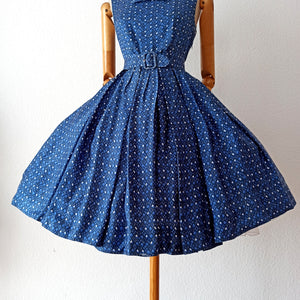 1950s - Gorgeous Blue Printed Rayon Belted Dress - W27 (68cm)