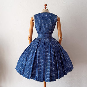 1950s - Gorgeous Blue Printed Rayon Belted Dress - W27 (68cm)