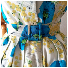 Cargar imagen en el visor de la galería, 1950s - French Basket Mimosa Poppies Novelty Dress - W31 (78cm)
