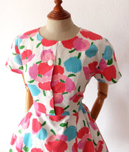 Cargar imagen en el visor de la galería, 1950s - Adorable French Abstract Floral Dress - W31 (78cm)
