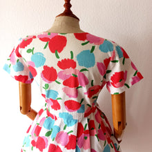 Cargar imagen en el visor de la galería, 1950s - Adorable French Abstract Floral Dress - W31 (78cm)
