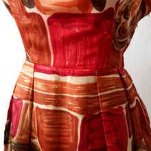 Carica l&#39;immagine nel visualizzatore di Gallery, 1950s 1960s - Gorgeous Abstract Satin Silk Dress - W24.5 (62cm)
