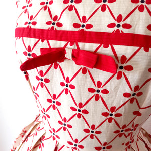 1950s - Exquisite Red & White Textured Cotton Dress - W27.5 (70cm)