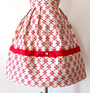 1950s - Exquisite Red & White Textured Cotton Dress - W27.5 (70cm)