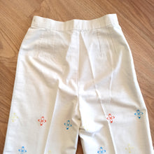 Load image into Gallery viewer, 1970s - Handembroidered Bell-bottoms Linen Pants - W27/27.5 (68/70cm)
