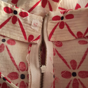 1950s - Exquisite Red & White Textured Cotton Dress - W27.5 (70cm)