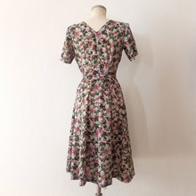 Charger l&#39;image dans la galerie, 1940s 1950s - Adorable Floral Bolero Dress  - W29 (74cm)
