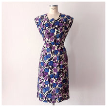 Load image into Gallery viewer, 1950s 1960s - Stunning Abstract Floral Dress - W29 (74cm)
