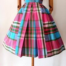 Cargar imagen en el visor de la galería, 1950s - Adorable Colors Plaid Cotton Dress - W26 (66cm)
