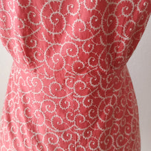 Cargar imagen en el visor de la galería, 1950s - Helene Couture, France - Salmon Pink Embroidery Dress - W28,5/29 (72/74cm)
