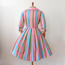 Cargar imagen en el visor de la galería, 1950s - André, PARIS - Outstanding &amp; Adorable Cotton Dress - W26 (66cm)
