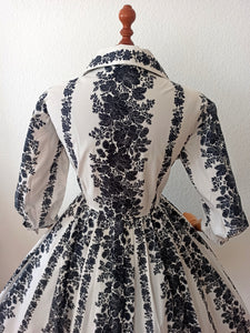 1950s - Spectacular Black Floral Print Cotton Dress - W29 (74cm)