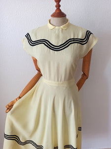 1940s 1950s - Gorgeous Yellow Smoked Cotton Dress - W29 (74cm)