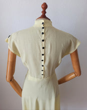 Load image into Gallery viewer, 1940s 1950s - Gorgeous Yellow Smoked Cotton Dress - W29 (74cm)
