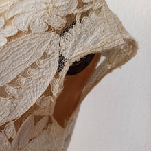 Cargar imagen en el visor de la galería, 1950s - Outstanding Handmade Lace Dress - W24 (60cm)
