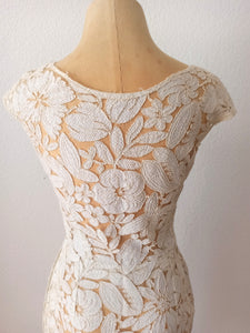 1950s - Outstanding Handmade Lace Dress - W24 (60cm)