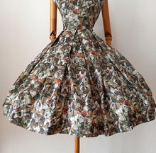 Laden Sie das Bild in den Galerie-Viewer, 1950s - Fabulous Abstract Floral Satin Dress - W29 (74cm)
