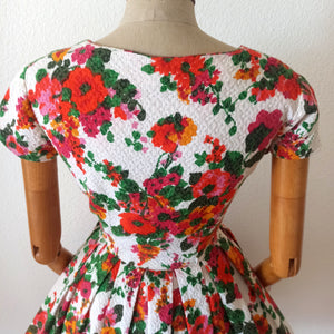 1950s - Paris - Colorful Textured Cotton Floral Dress - W24 (62cm)