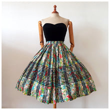 Cargar imagen en el visor de la galería, 1950s - Stunning Abstract Floral Skirt - W24 (60cm)
