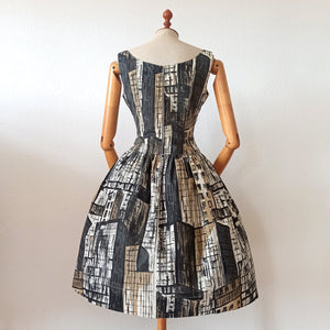 1950s - ARTÉMIS, France - New York Novelty Print Dress - W30 (76cm)