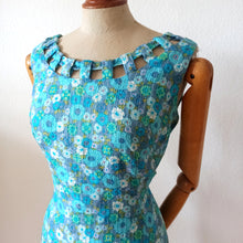 Load image into Gallery viewer, 1960s - Adorable &amp; Chic Floral Cotton Dress - W31.5 (80cm)
