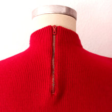 Charger l&#39;image dans la galerie, 1950s - Stunning Zipper Back JD Red Wool Top - Size S/M
