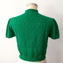 Carica l&#39;immagine nel visualizzatore di Gallery, 1950s - Precious Green Hand Knitted Top - Size S/M
