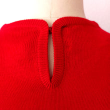 Charger l&#39;image dans la galerie, 1960s - Deadstock - SPLAY, Spain - Red Knit Top - Size L/XL

