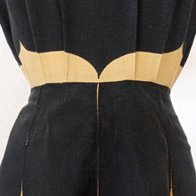 Load image into Gallery viewer, 1940s - Amazing Black &amp; Mustard Yellow Cotton Dress - W25 (64cm)

