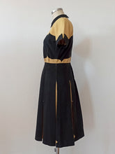 Load image into Gallery viewer, 1940s - Amazing Black &amp; Mustard Yellow Cotton Dress - W25 (64cm)
