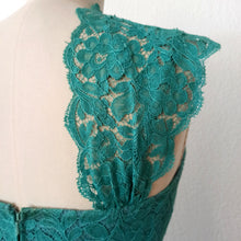 Cargar imagen en el visor de la galería, 1950s - FRIGERIO, Milan - Spectacular Turquoise Lace Dress - W28.5 (72cm)
