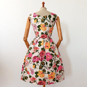 1950s - Gorgeous German Floral Print Cotton Dress - W31 (78cm)