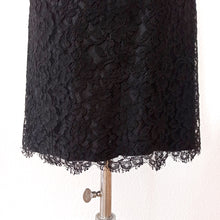 Charger l&#39;image dans la galerie, 1950s 1960s - Elegant Black Cotton Lace Dress - W28.5 (72cm)
