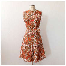 Charger l&#39;image dans la galerie, 1960s - MARY BEYREIS, Paris - Floral Cotton Dress - W32 (82cm)
