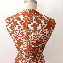 Charger l&#39;image dans la galerie, 1960s - MARY BEYREIS, Paris - Floral Cotton Dress - W32 (82cm)
