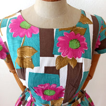 Cargar imagen en el visor de la galería, 1950s - Fabulous German Abstract Floral Dress - W29 (74cm)
