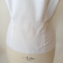 Cargar imagen en el visor de la galería, 1950s - Exquisite White Linen Lace Blouse - W31 (80cm)

