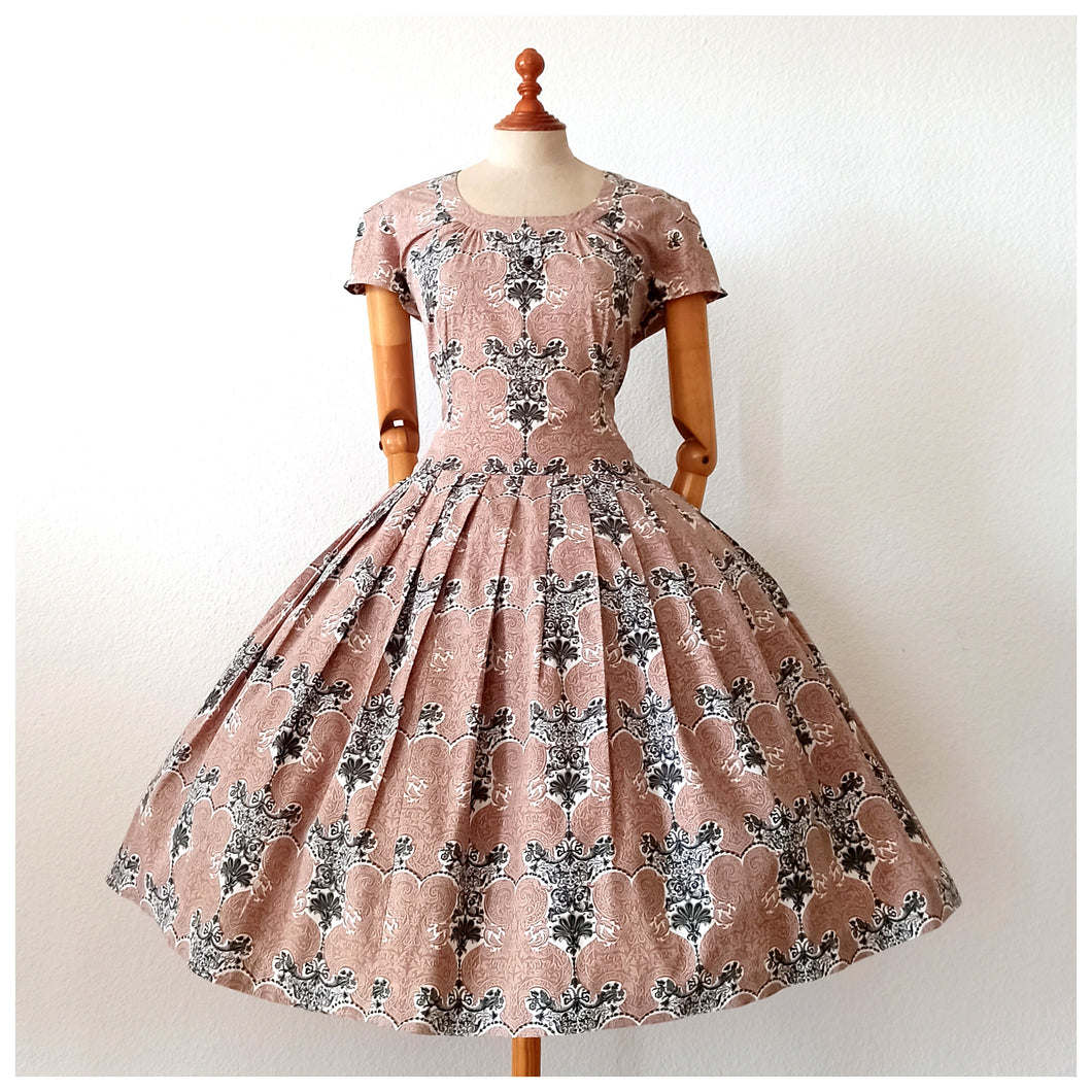 1950s - Adorable Romantic Cotton Dress - W32 (82cm)